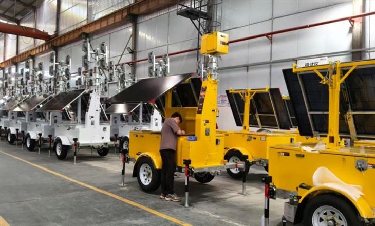 Color Customized Mobile Solar CCTV Tower factory