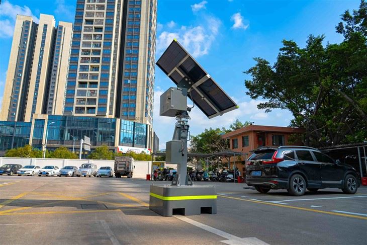 Mobile Solar Cctv Tower With 4 Ptz Camera