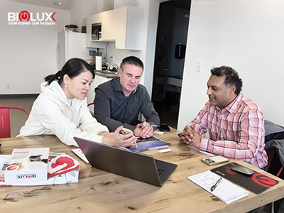 BIGLUX Kanadalı Müşterilerini Ziyaret Edin: Solar CCTV Kulelerine ve Garner Övgüsüne Dalın