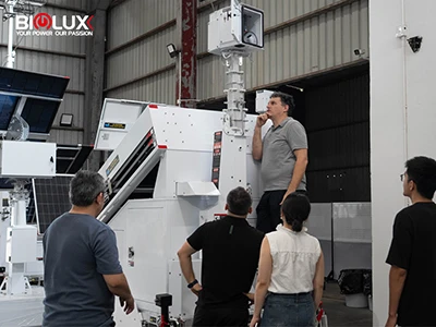 Avustralyalı Ortak, Güneş Işığı Kulesi Değerlendirmesi İçin BIGLUX'u Ziyaret Etti
